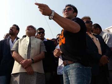 Salman visits Modi to celebrate the kite festival