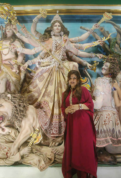  Bollywood Divas celebrate Durga Pooja - Raveena