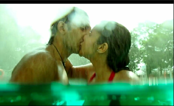 Kissing Scene in Kill Dil