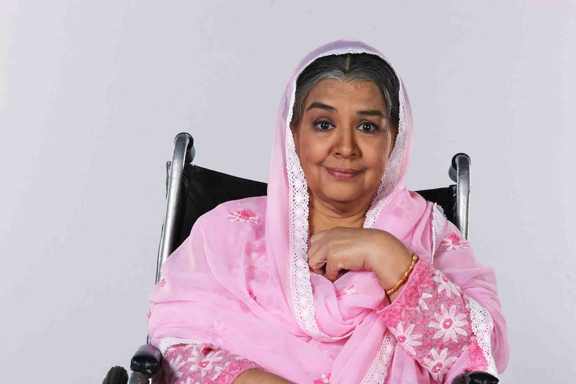 Top 10 Mothers of Bollywood on Mother's Day - Farida Jalal