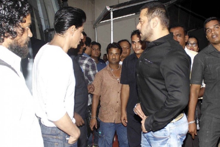 Shahrukh Khan and Salman Khan Shoot For Bigg Boss 9 - 4