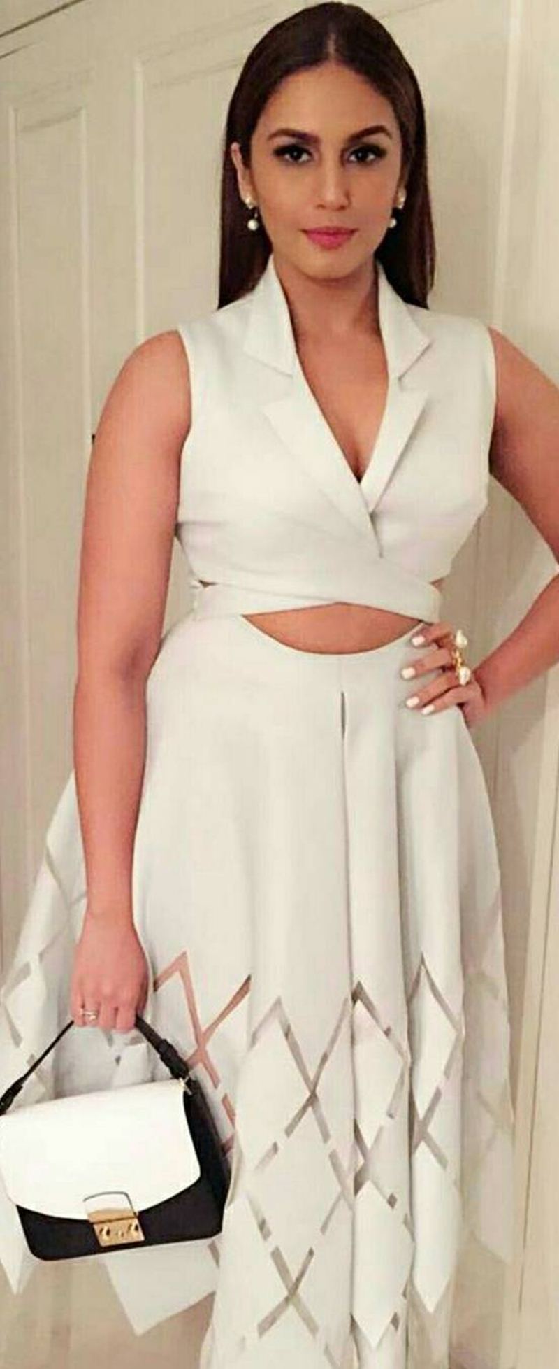 Huma Qureshi picks a lovely Dolly J outfit for Make In India Dinner - Huma 1