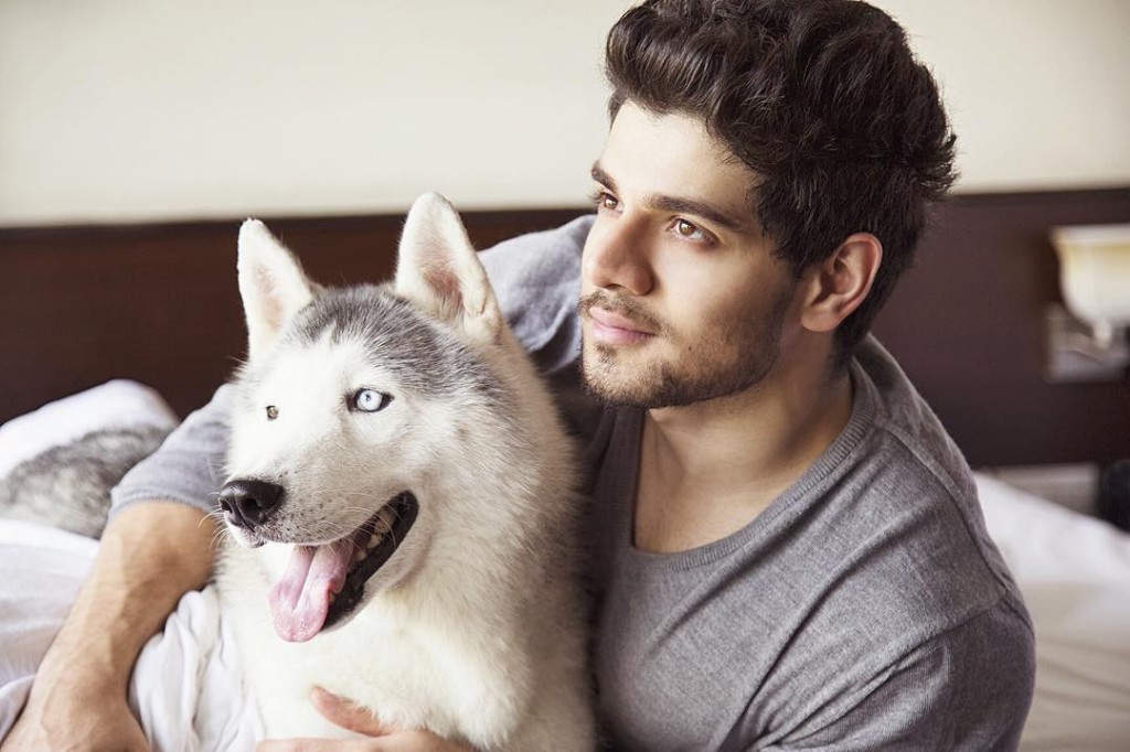 These Celeb Pet Selfies are so cute they will melt your heart right out!- Sooraj 1