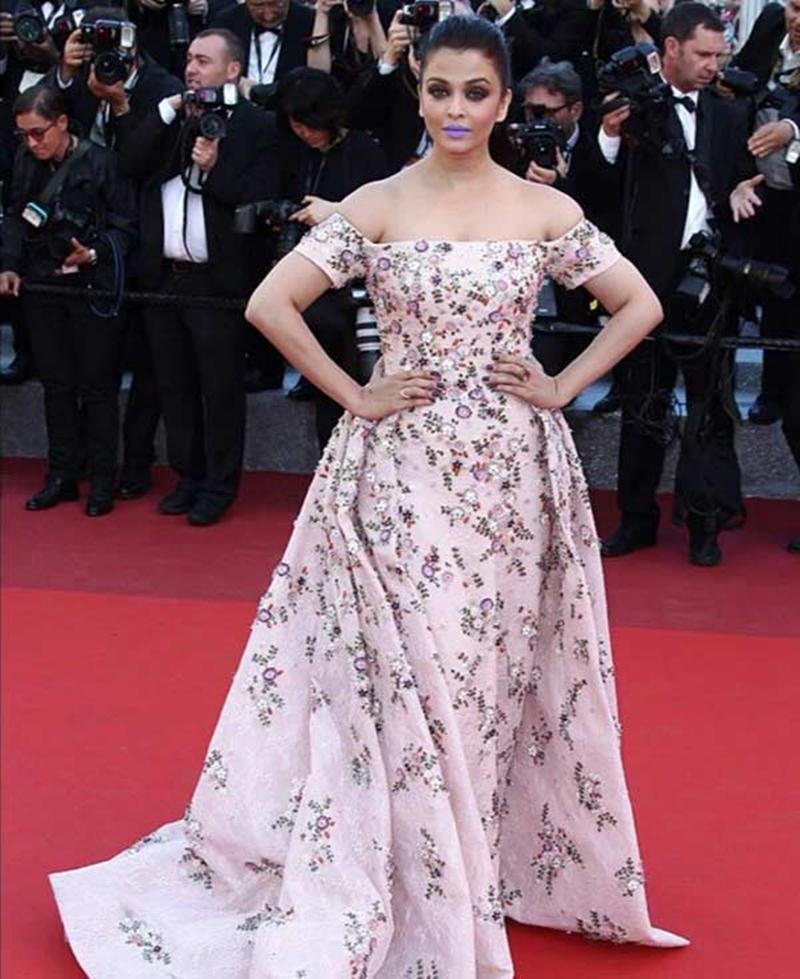 Aishwarya Rai Bachchan and Sonam Kapoor's various looks at Cannes over the years- Aish 2016 3