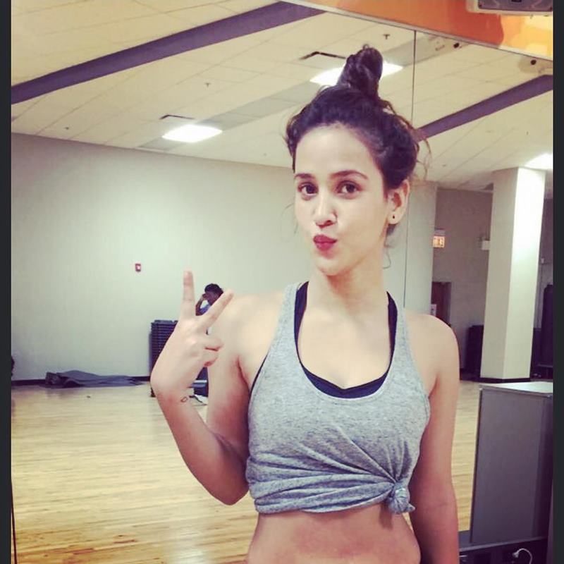 10 Hot Pictures of Aisha Sharma who may be seen opposite Akshay Kumar soon!- Aisha Workout