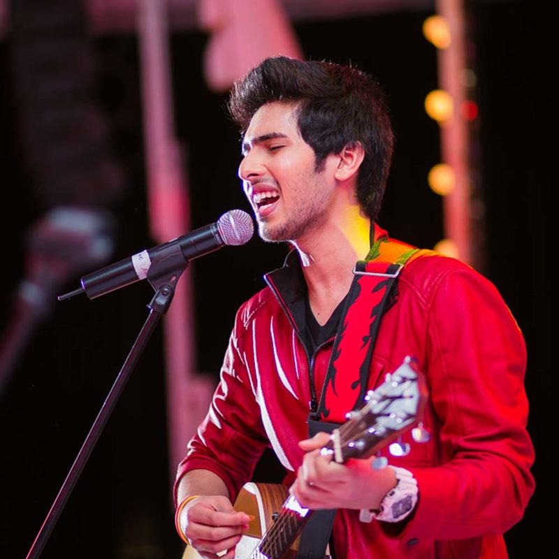 Poll of the Day | Which male singer's voice is the best for romantic songs?- Armaan Malik