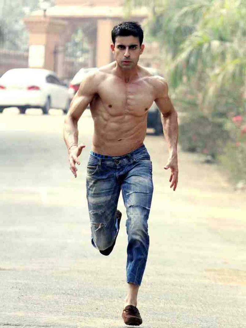 15 Hot Pics of Gautam Rode, one of the hottest hunks of Indian Television-Gautam running