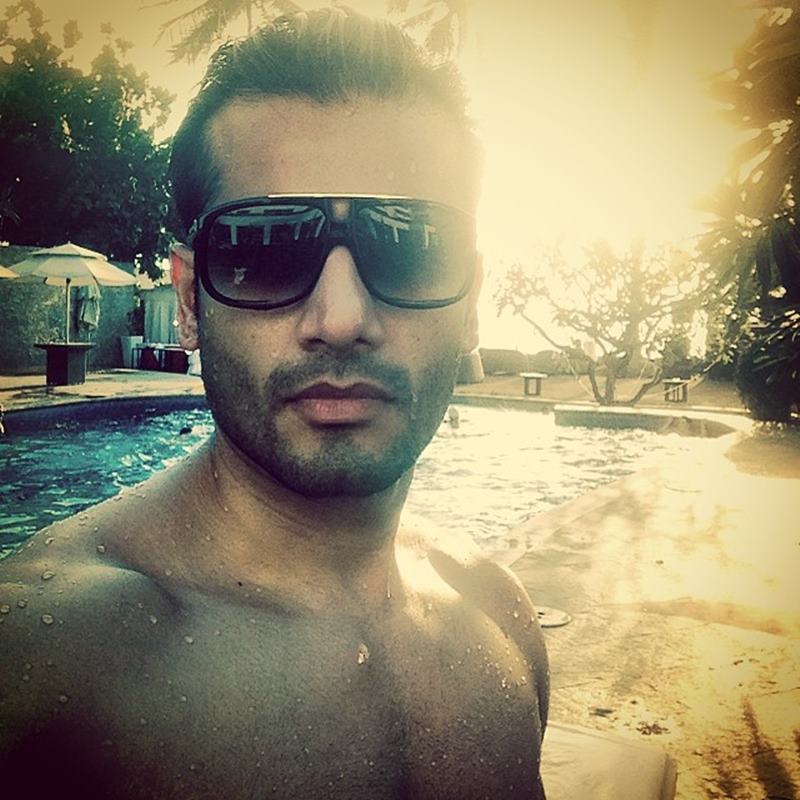 15 Pictures of Karan Tacker that will make your day brighter than it already is!- Karan Selfie 1