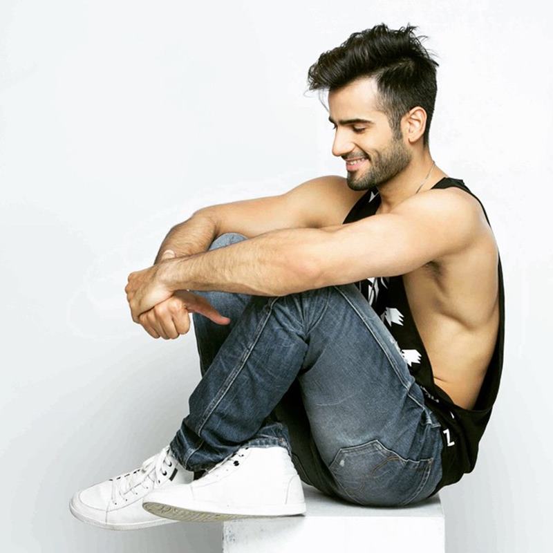 15 Pictures of Karan Tacker that will make your day brighter than it already is!- Karan Side