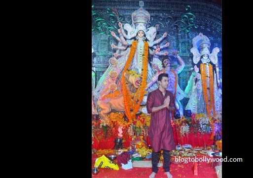 Bollywood celebrates Durga Pooja - Ranbir Kapoor poses in front of the Durga statue