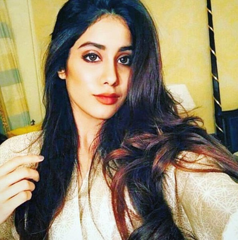 Jhanvi Kapoor Hot Pics, These Sexy Pics Of Jhanvi Kapoor Will Make You Her Fan Forever