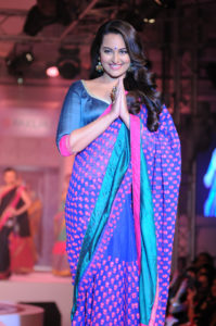 Bollywood actresses in sarees: Sonakshi