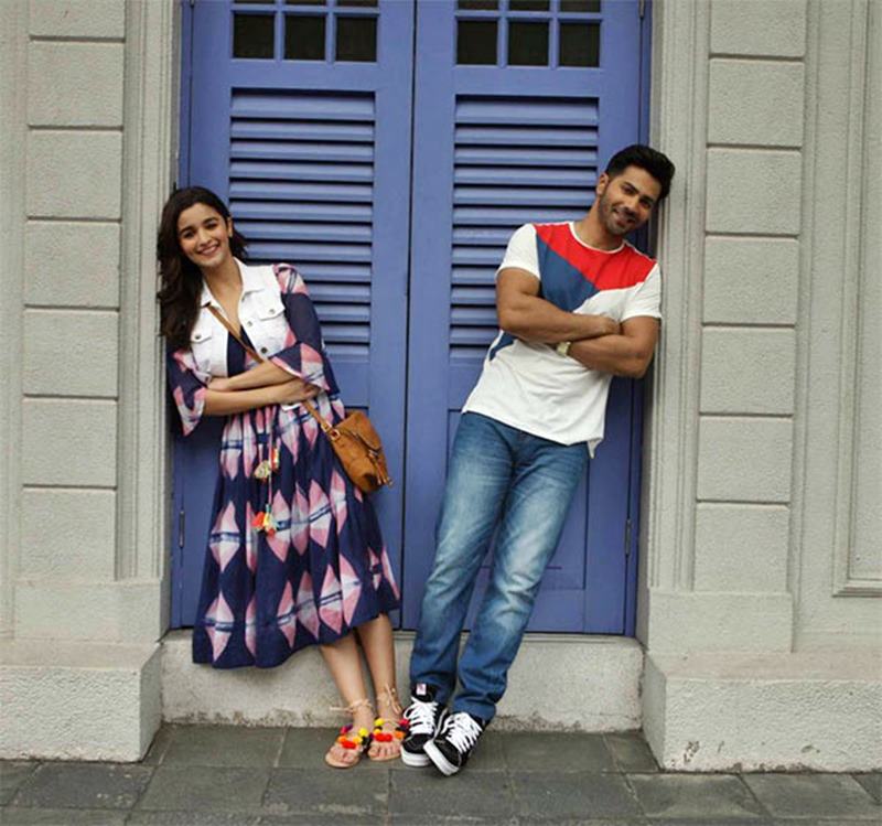 10 Pics of Varun Dhawan and Alia Bhatt which prove they make the cutest B-Town couple!- Alia-Varun 10