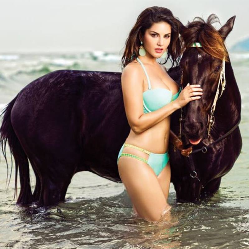 Steamy as hell! 15 Sunny Leone Hot Pics that will make you go dizzy- Sunny Leone 11