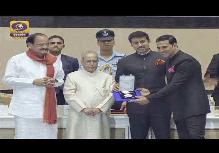 Akshay Kumar receiving National Award for Rustom