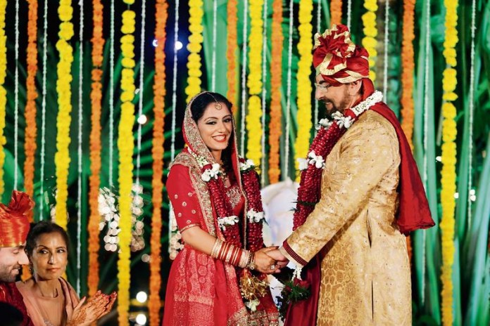 Kabir Bedir Marries his girlfriend 'Praveen' on his 70th birthday