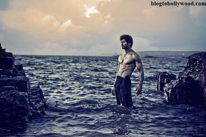 10 Hot Pics of Vidyut Jammwal that prove his body is a temple!